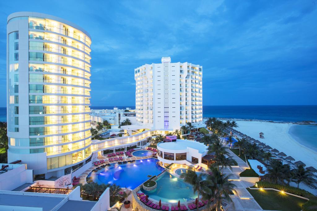 Hotel Krystal Cancún Resort, abierto y sin daños por Zeta