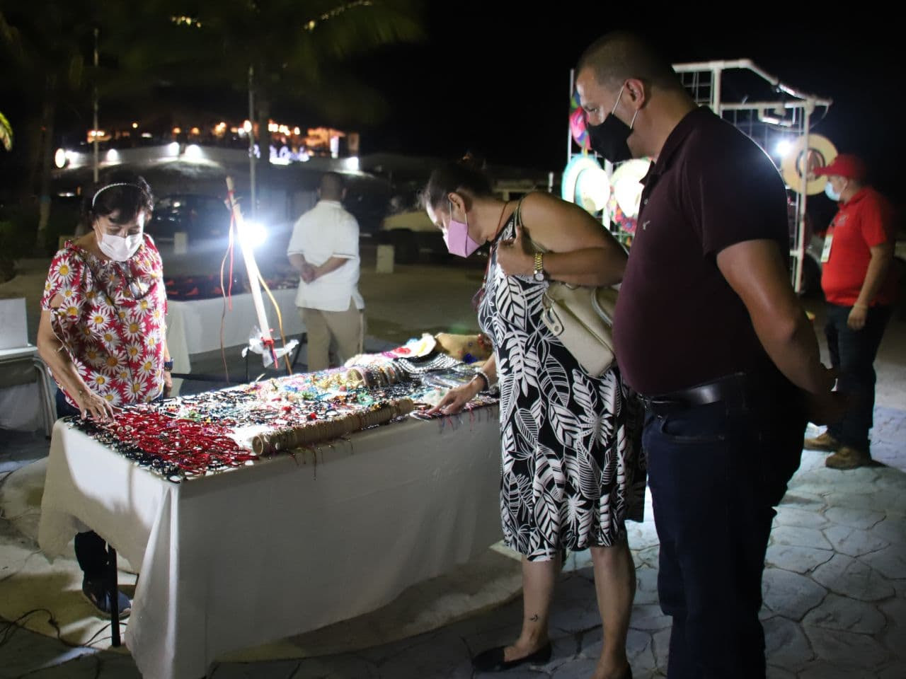 Regresan artesanos a la “Ventana del Mar” en Puerto Morelos