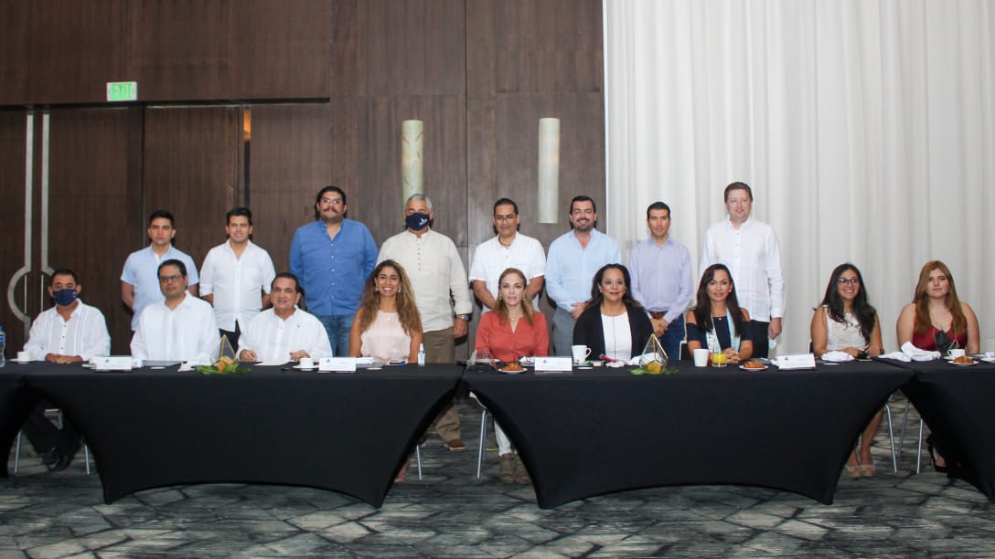 Presentan a empresarios de Quintana Roo proyecto de comercialización de gas natural