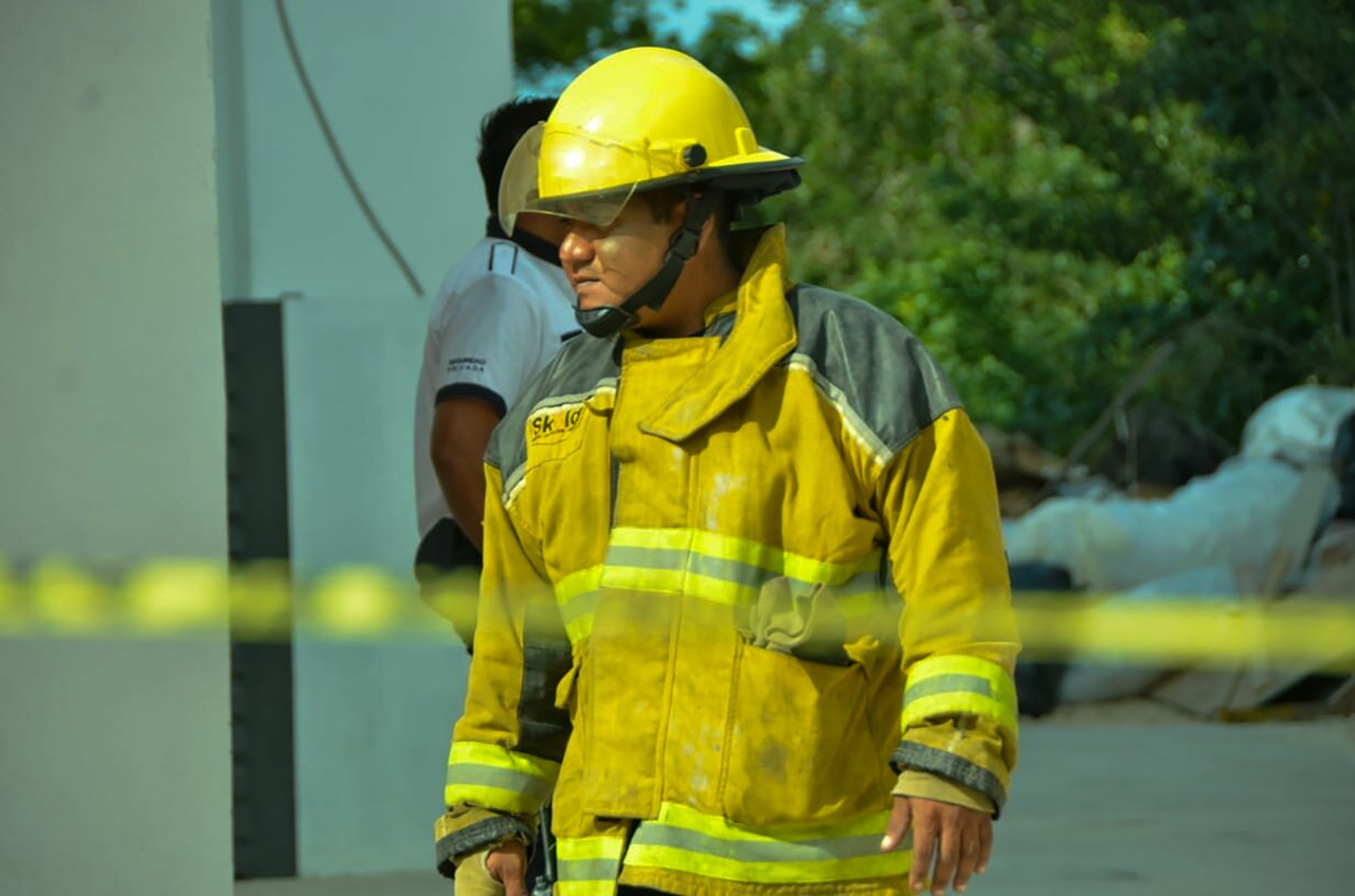 Recibirán los bomberos de Cancún moderno equipamiento