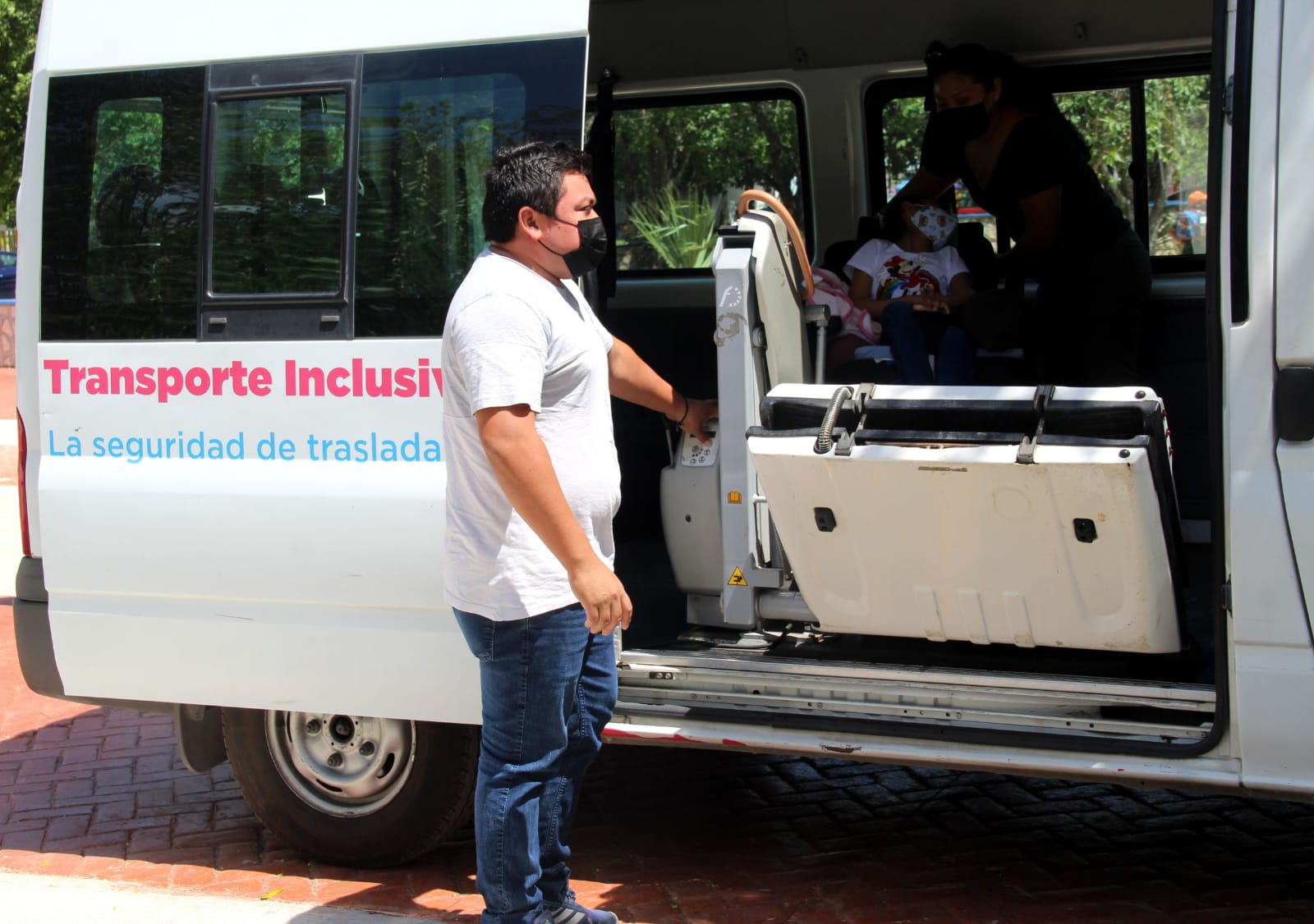 Transporte inclusivo para pacientes del CRIM Playa del Carmen