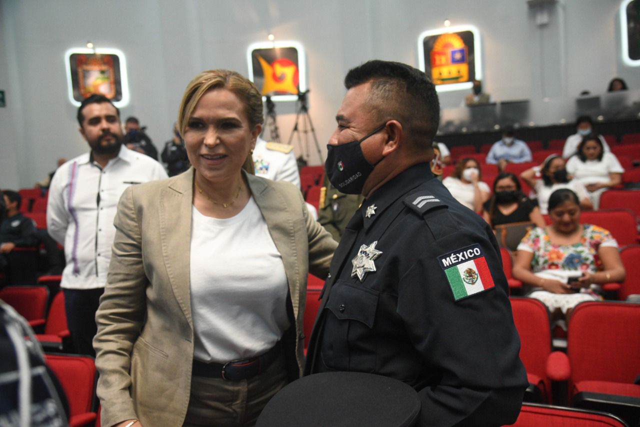 Reconocen a elemento solidarense con medalla al Mérito Policial de Quintana Roo
