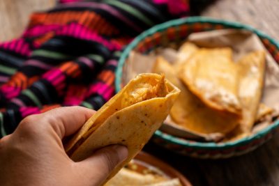 Los deliciosos tacos de canasta son parte de México.