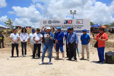 La presidenta municipal Lili Campos inauguró las competencias de Motocross, tras varios años sin tener eventos de este tipo
