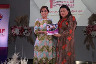 Verónica Lezama y Lourdes Latife presentando el primer informe de actividades 