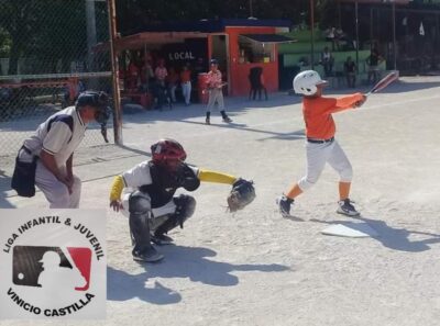 Torneo de beisbol infantil en Cancún.