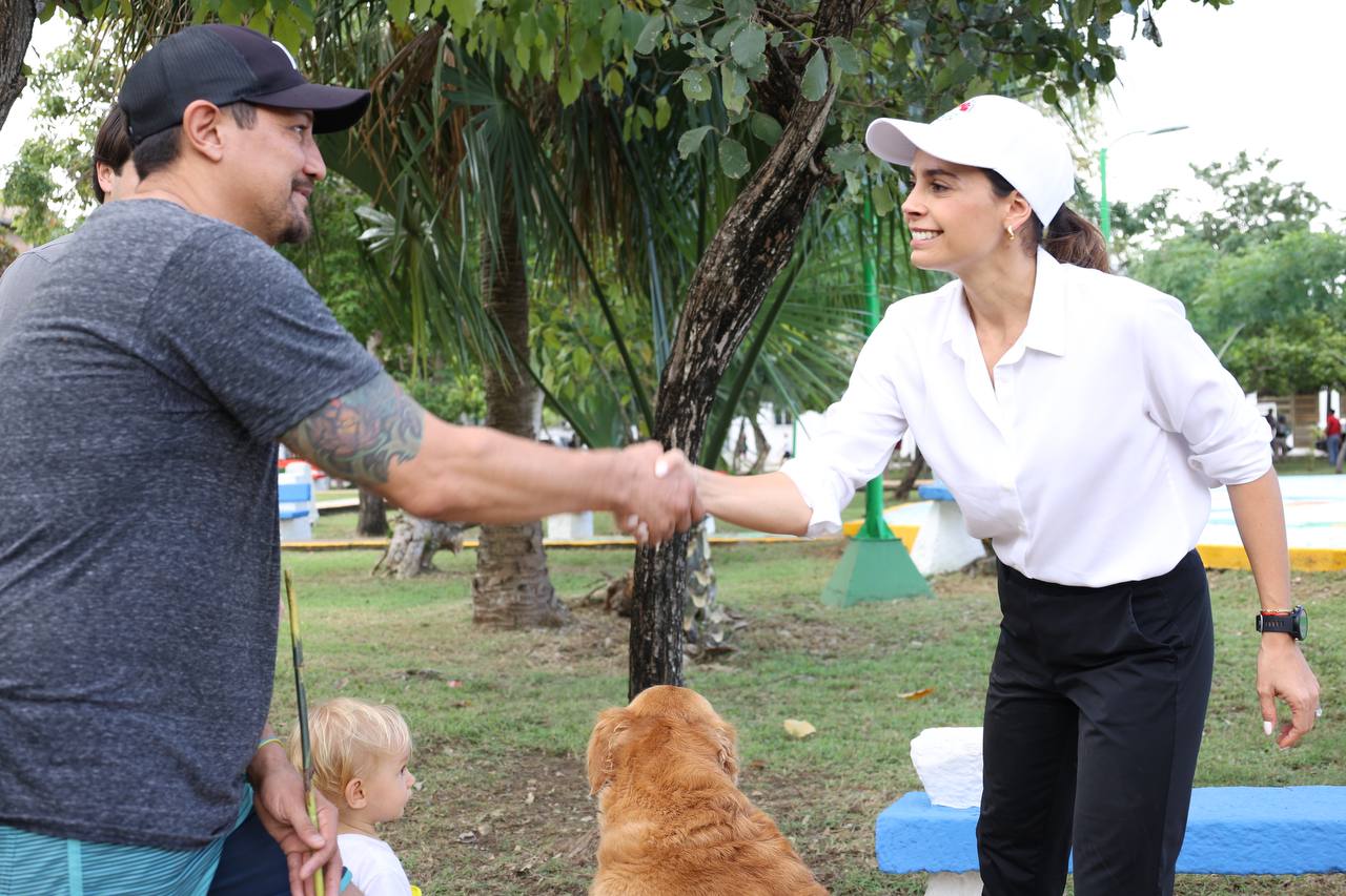 Ana Patricia Peralta recupera parque para la niñez cancunense