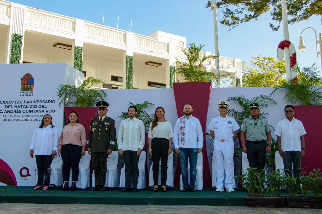 Ceremonia del natalicio de Andrés Quintana Roo encabezada por Mara Lezama