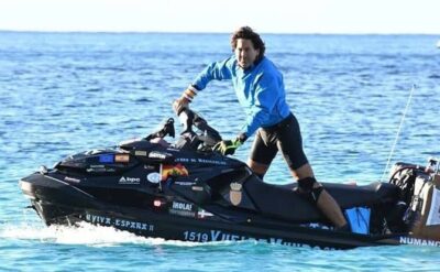 Álvaro zarpó de Bacalar en su vuelta al mundo en jet ski