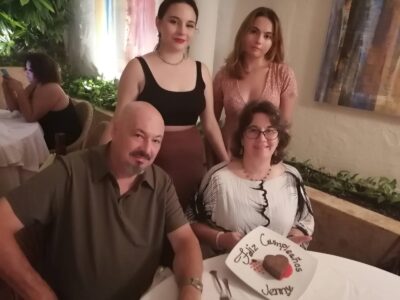 la familia y amigos que he hecho en Cancún jennifer Hammer