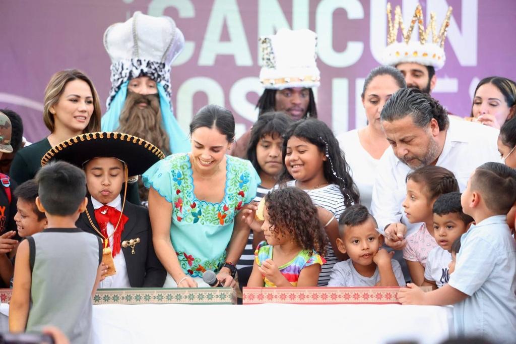 Celebra Ana Patricia Peralta con niños y niñas de Bonfil
