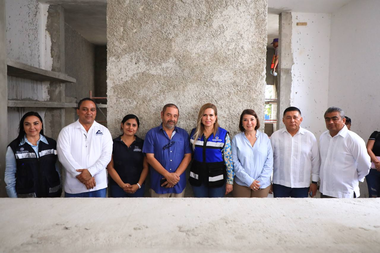 La presidenta municipal del solidaridad Lili Campos supervisó la rehabilitación del comedor comunitario del fraccionamiento El Petén
