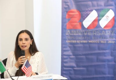 Ana Patricia Peralta Unidos-México 200 años de relaciones bilaterales TURISTAS ENTRE CANCÚN