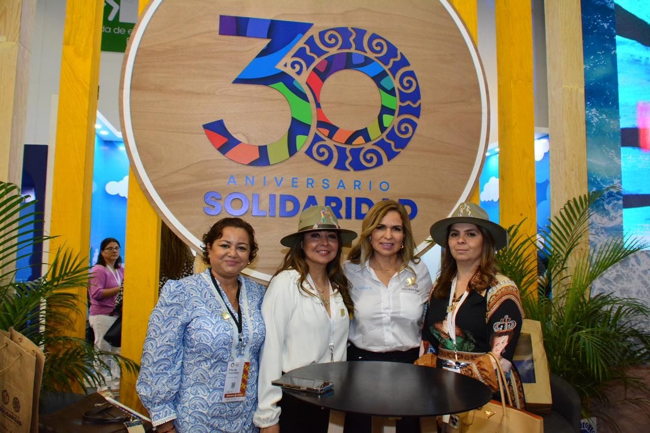 Lili Campos intensifica reuniones productivas en feria turística