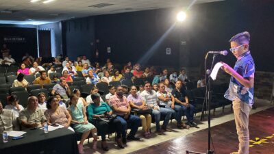 Estudiantes de 5to y 6to grado de primaria participaron en “Cabildo Infantil por un Día” en el gobierno de solidaridad que Lili Campos