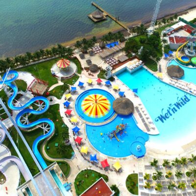El parque VenturaPark en cancún, es miembro de la familia The Dolphin Company.