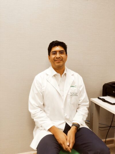  entrevistar al Dr. José Cuellar Álvarez, médico de Hospiten