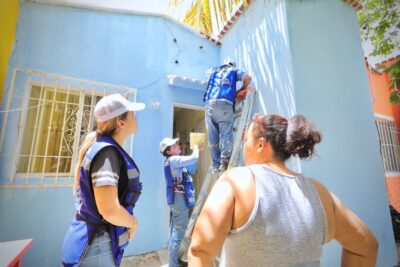 Lili Campos recorrió y supervisó en El Petén, La Guadalupana y Villas Riviera los avances de la primera etapa del programa “Pinta tu fachada”