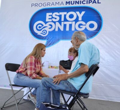 el programa municipal “Estoy Contigo”, en su 11ava edición, encabezado por Lili Campos, se trasladó al domo del fraccionamiento Mundo Hábitat