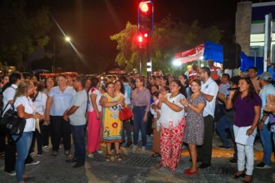 Lili Campos puso en funcionamiento los primeros semáforos en la alcaldía de Puerto Aventuras, sobre la Calzada de Puerto Maya con eje del Equilibrio.