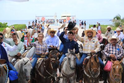 Lili Campos encabezará una cabalgata urbana con más de 300 jinetes locales, de Yucatán, Campeche y otros estados