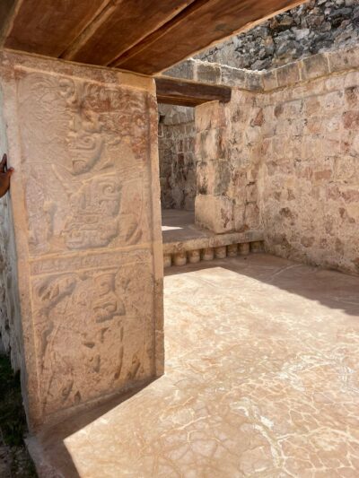 La Ruta Puuc, es una zona que guarda maravillas de la cultura maya, los vestigios localizados en esta zona de la Península de Yucatán. Kabah
