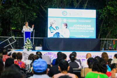 Lili Campos se presentó ante habitantes de Villas del Sol en Solidaridad. Esto para llevar a cabo el evento "Jornadas Informativas"
