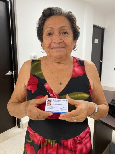 Lili Campos da Iniciativa a el Programa “De Mujer a Mujer” que ha entregado tarjetas de descuentos través del Instituto de las Mujeres