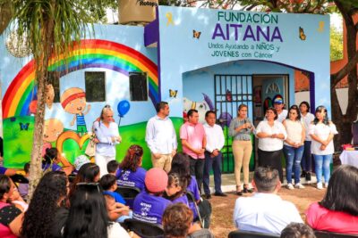 Lili Campos, cortó el listón de las instalaciones de la Fundación Aitana, que ayuda a niños y jóvenes con cáncer. "Nadie lucha solo" Señaló