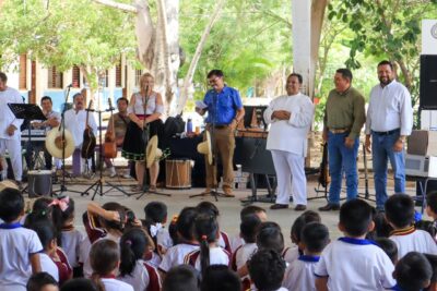El concierto didáctico Raíces se realizó en la primaria Xcaret de Villas del Sol por el Instituto Municipal de la Cultura y las Artes (IMCAS)