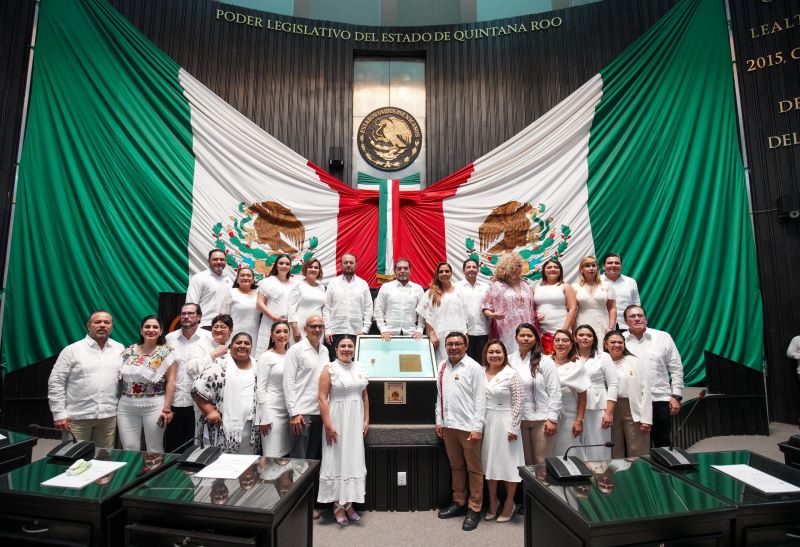 Sesión solemne en el marco del 49 aniversario de Quintana Roo