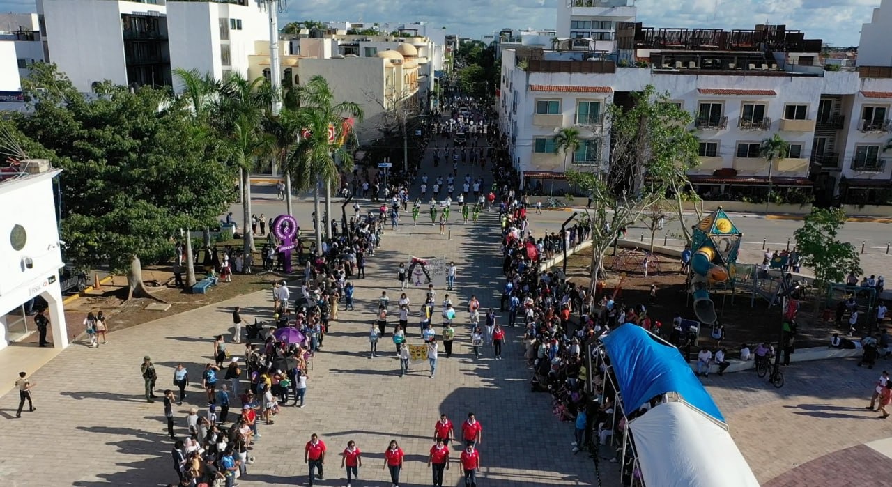 Desfile Aniversario de la Revolución Mexicana en Solidaridad