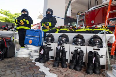 “Lili Campos, hoy hace único al municipio con equipos de rescate automotriz de última generación” dijo el director de bomberos en Solidaridad