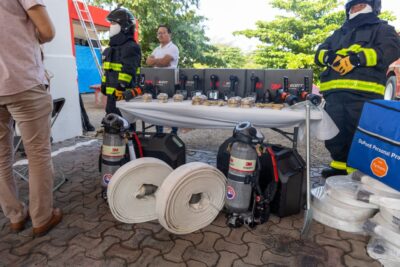 “Lili Campos, hoy hace único al municipio con equipos de rescate automotriz de última generación” dijo el director de bomberos en Solidaridad