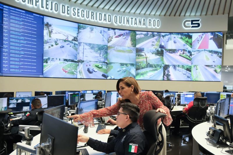 Mara Lezama se reúne en el C5 de Cancún para revisar resultados
