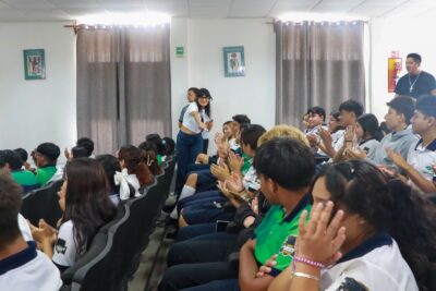 Instituto Quintanarroense de la Juventud conferencias y talleres prevención de la violencia de género, el cuidado de la salud mental y orientación para construcción de proyectos de vida