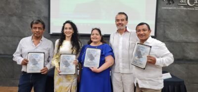 La Unión Hispanomundial de Escritores (UHE), hace entrega del Reconocimiento Internacional “Águila de Oro” a la Excelencia en Quintana Roo.