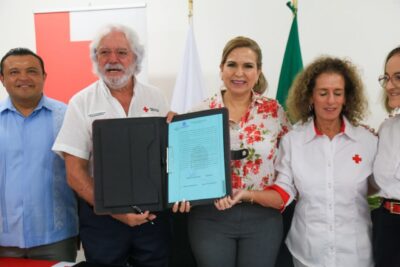 Lili Campos cumple a la Cruz Roja, en beneficio de los solidarenses, se llevó a cabo la firma de la escritura pública del terreno ...