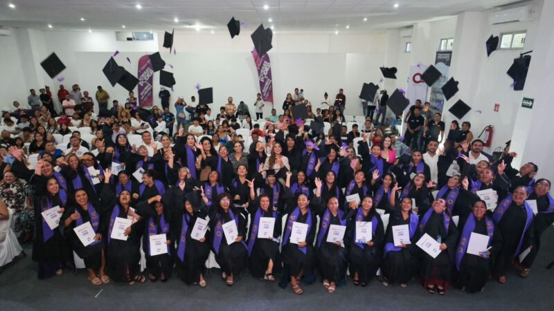 Primera generación de graduadas de Prepa “Mujer Es Poder”