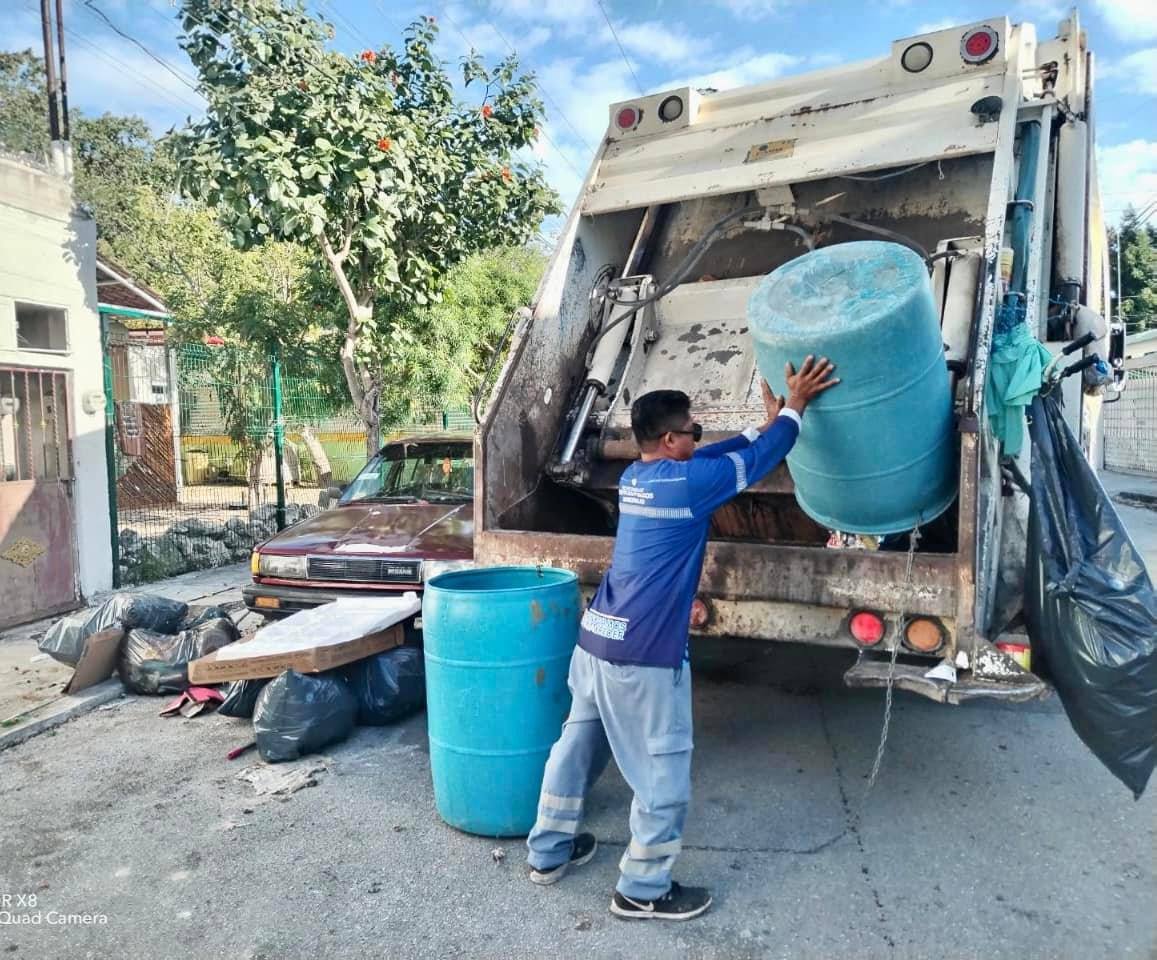 Trabajos permanentes en Solidaridad,  mantienen limpio la ciudad.