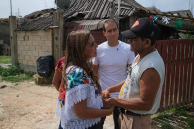 La gobernadora de Quintana Roo entrega apoyo alimentario en Tulum