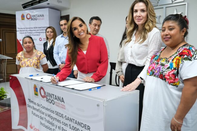 La gobernadora de Quintana Roo, SEDE y banco SANTANDER firman convenio para otorgar 5 mil becas en cursos de formación a micro, pequeñas y medianas empresas 