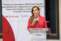 SEDE y banco SANTANDER firman convenio para otorgar 5 mil becas en cursos de formación a micro, pequeñas y medianas empresas (MIPYMES)