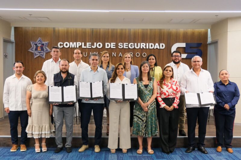 Firma con la organización World Justice Project