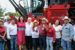 Gobernadora Mara lezama con productores