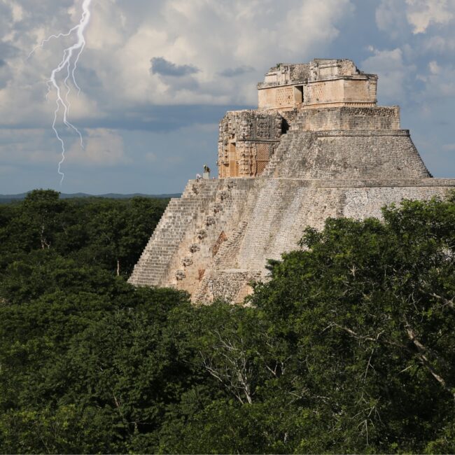 Los asentamientos prehispánicos mayas, que una vez fueron centros de comercio, poder y religión, hoy en día son algunos de los sitios...