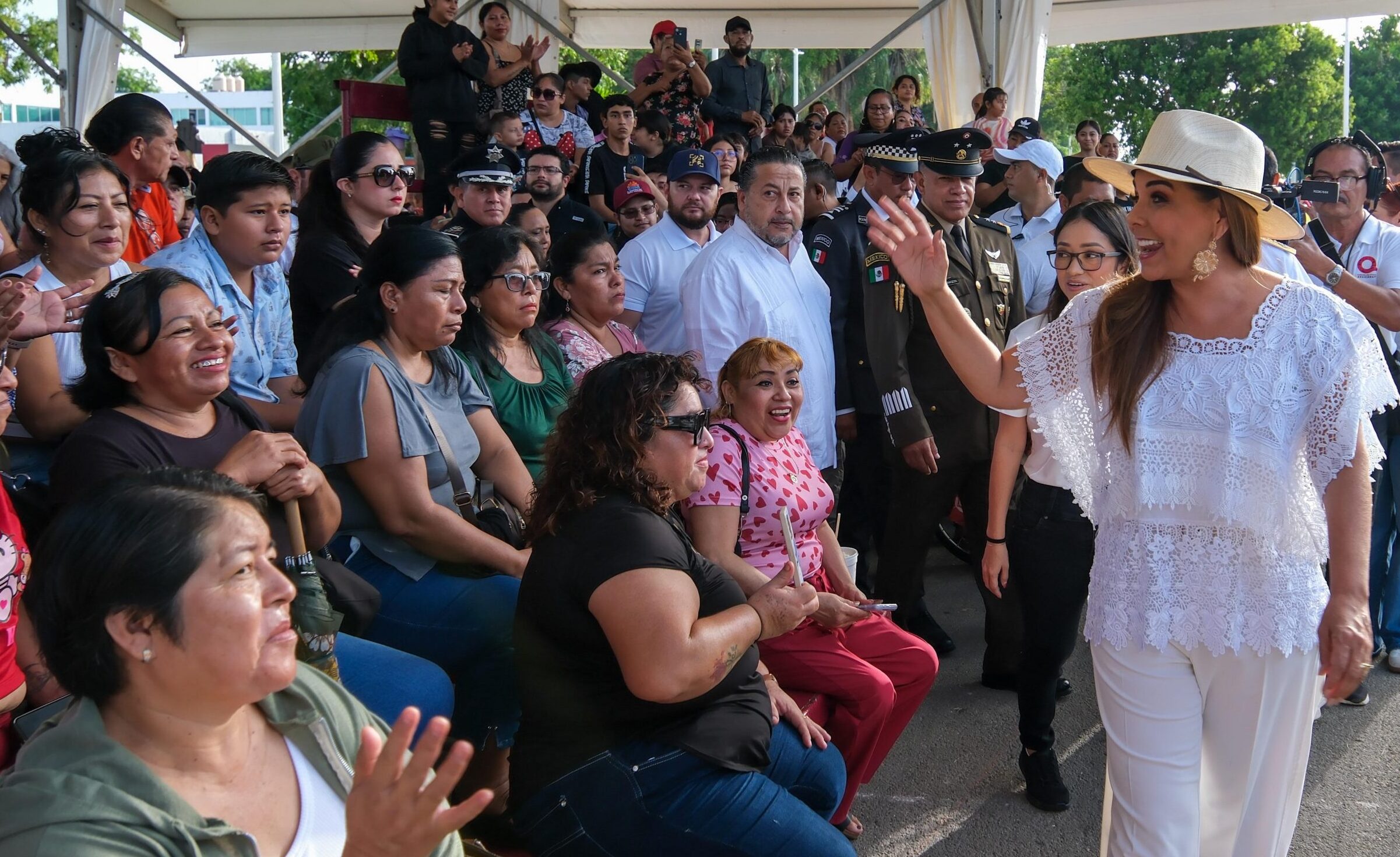 Desfile por el 114 Aniversario de la Revolución Mexicana Desfile por el 114 Aniversario de la Revolución Mexicana