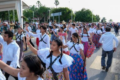 Familias en el desfile