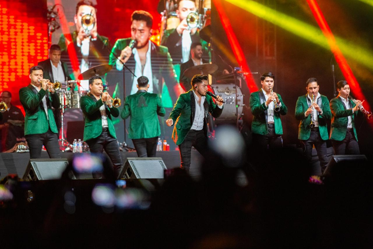 Gran Concierto de La Arrolladora en Playa del Carmen