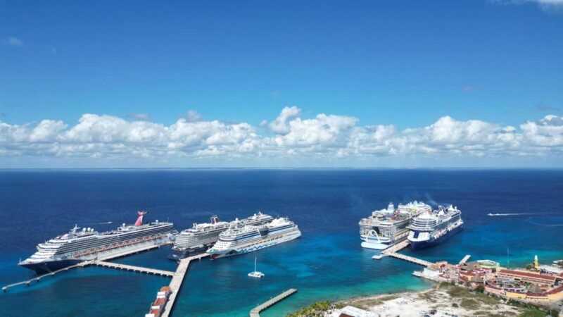 Cozumel rompe récord turístico con la llegada de 35 cruceros